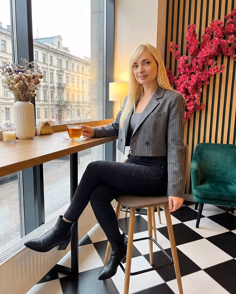 Viktoria  dating ukrainian women