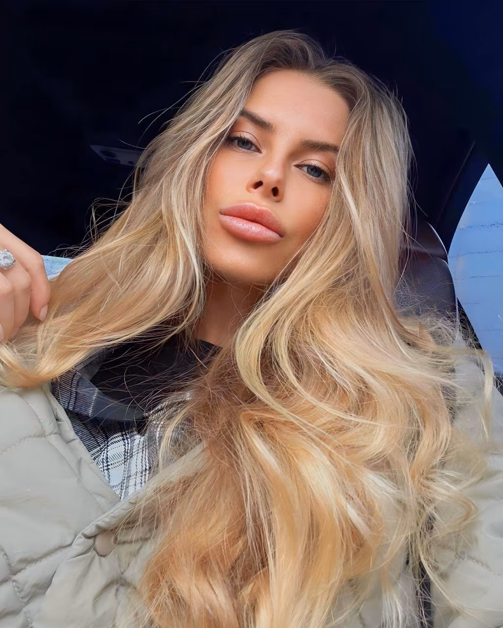 Anastasia 35 Kiev Ukraine Charming lady wanting to be someone's wife
