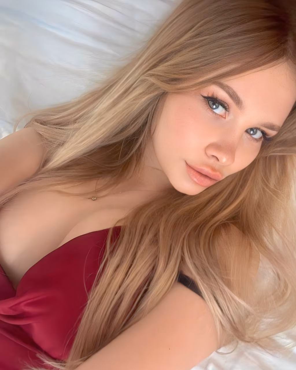 VICTORIA 21 Kirovograd Ukraine Elegant lady seeking a partner who supports her