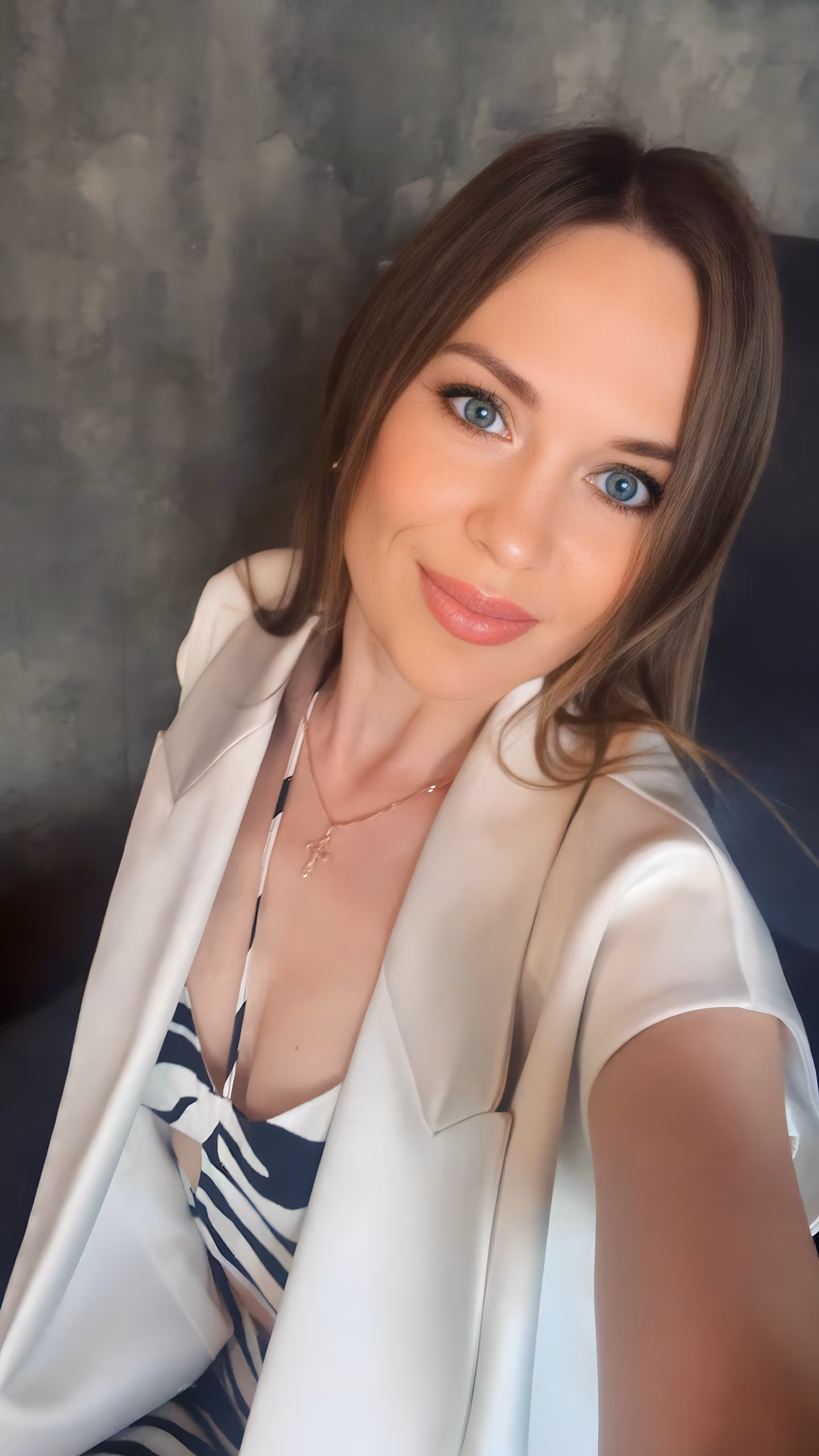 Yulia 40 Lutsk  Ukraine Graceful girl wanting to be a devoted wife