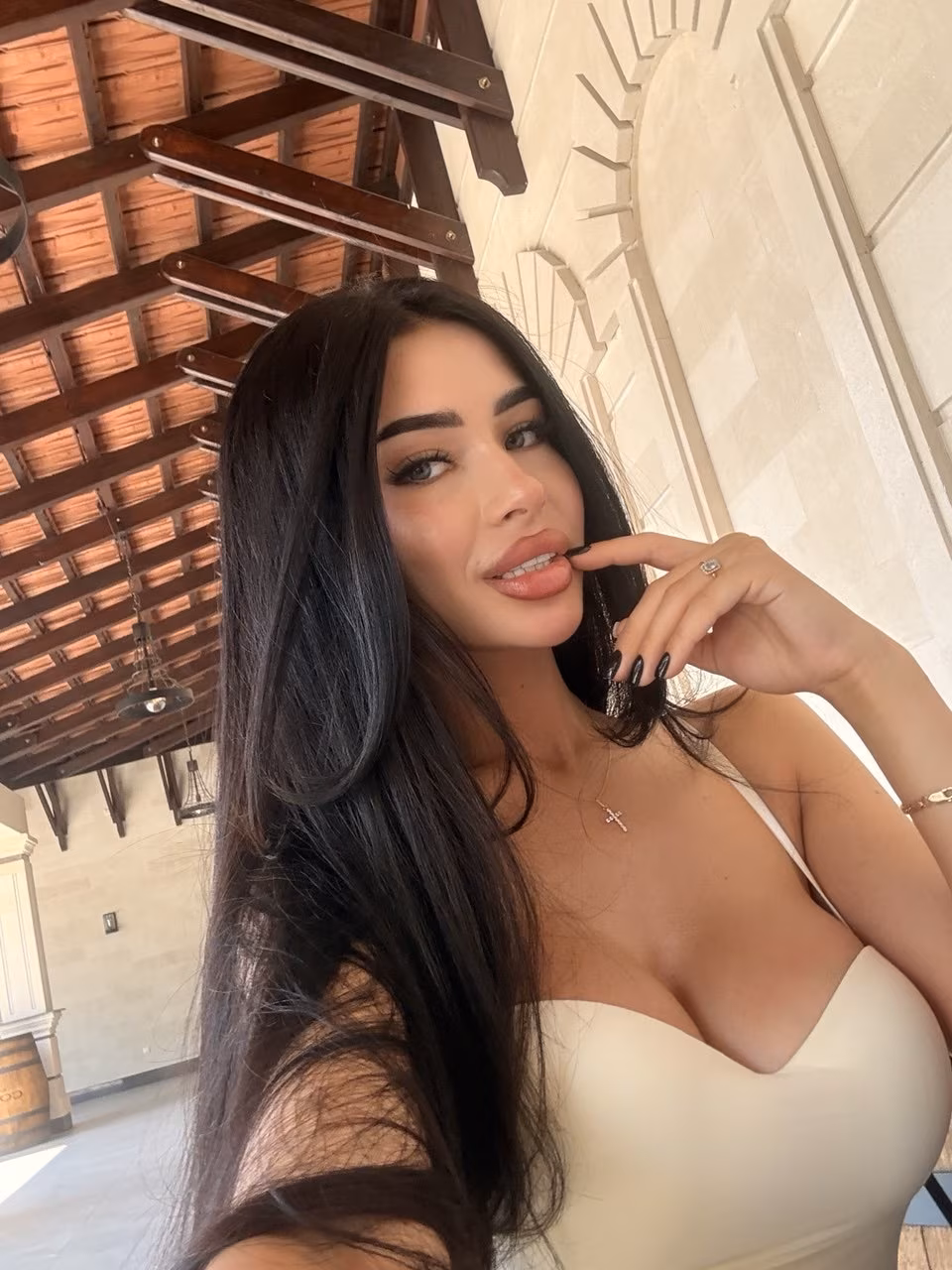 Daniela 24 Bucharest Romania Graceful lady wanting a relationship built on trust