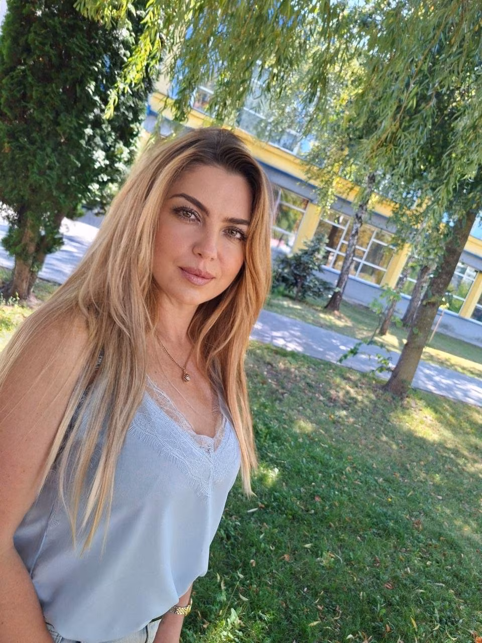 Oksana 44 Kiev Ukraine I am a beautiful lady dreaming of marriage