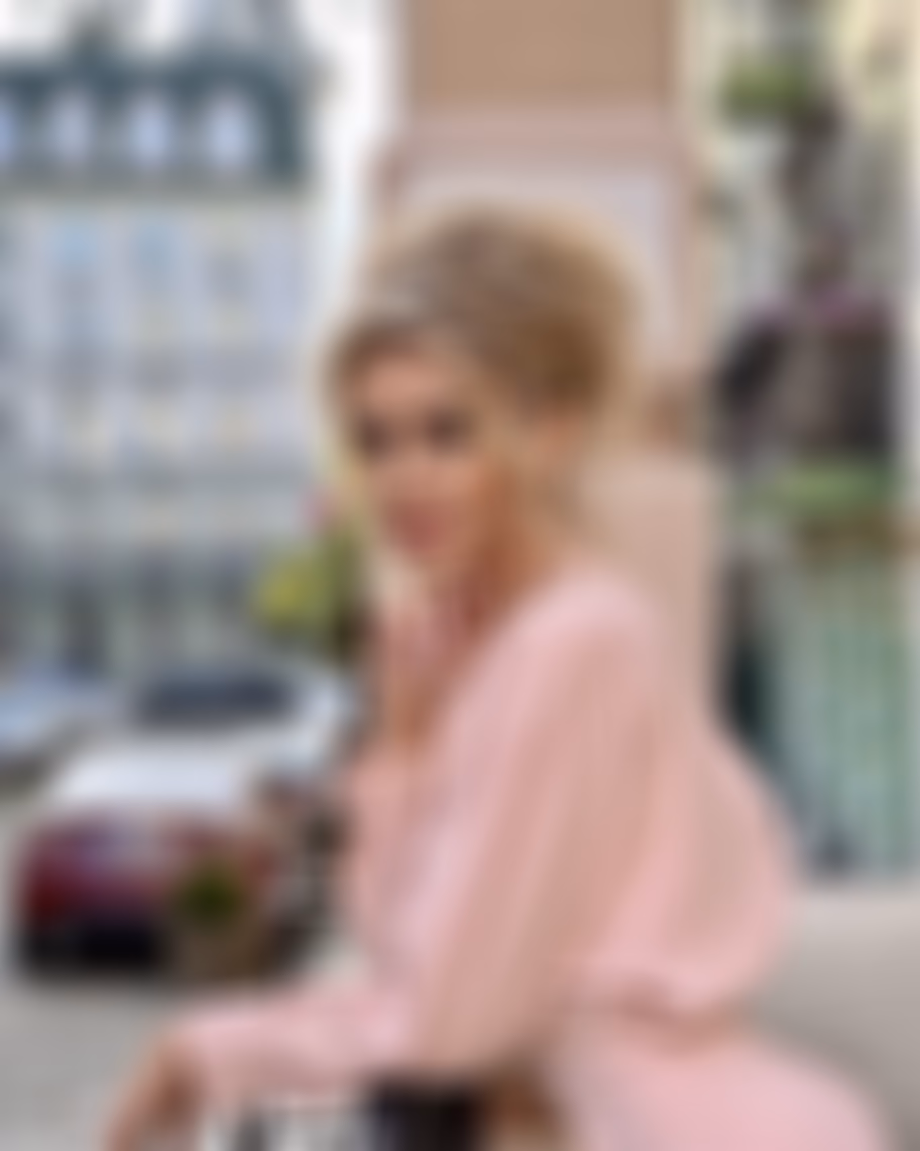 Olena 37 Kyiv Ukraine I am a charming girl seeking an honest relationship