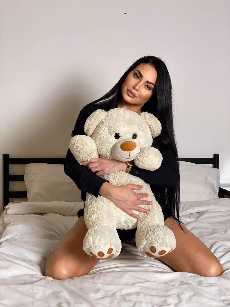 Julie 42 Kharkov Ukraine Nice-looking girl looking for true connection