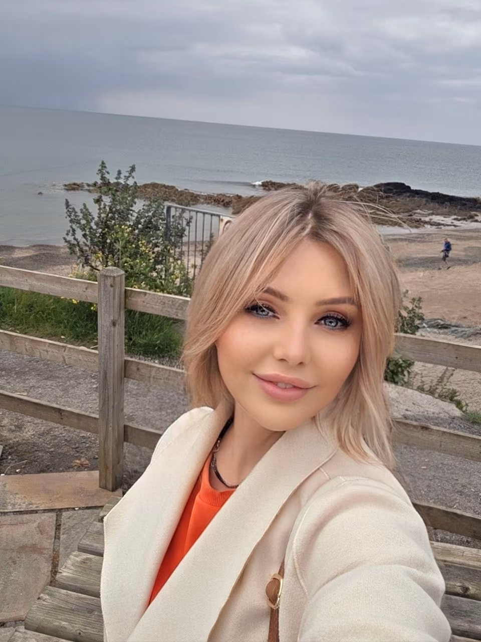 Olena 48 Dublin Ireland Pretty girl ready to find her soulmate
