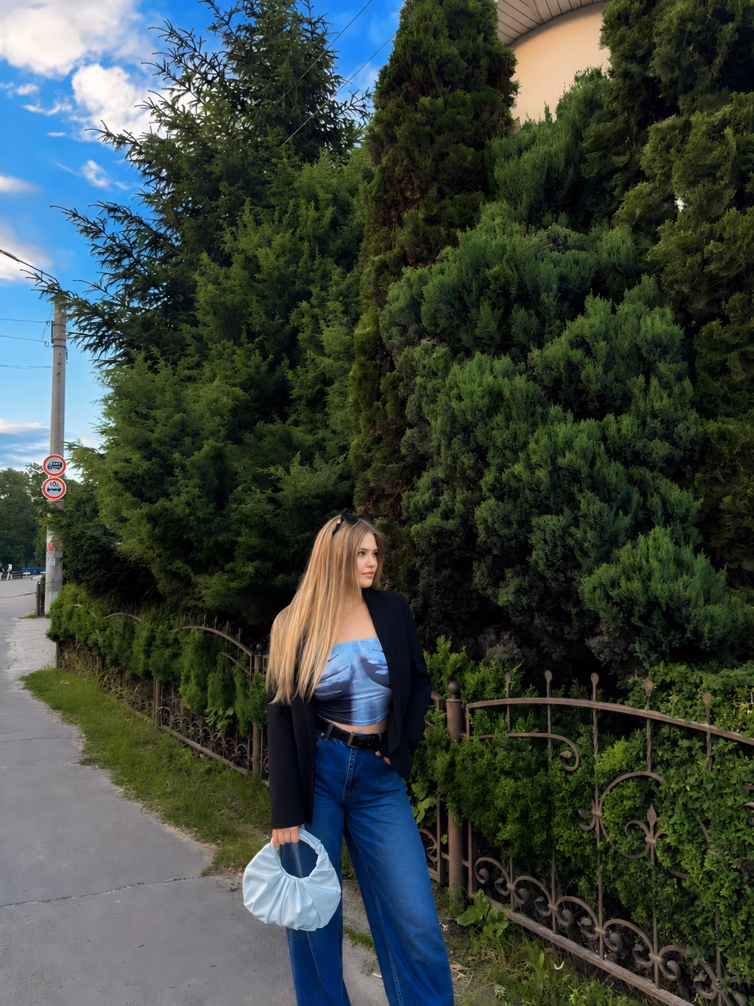Anita 22 Okhtyrka Ukraine Pretty girl seeking a partner with good intentions