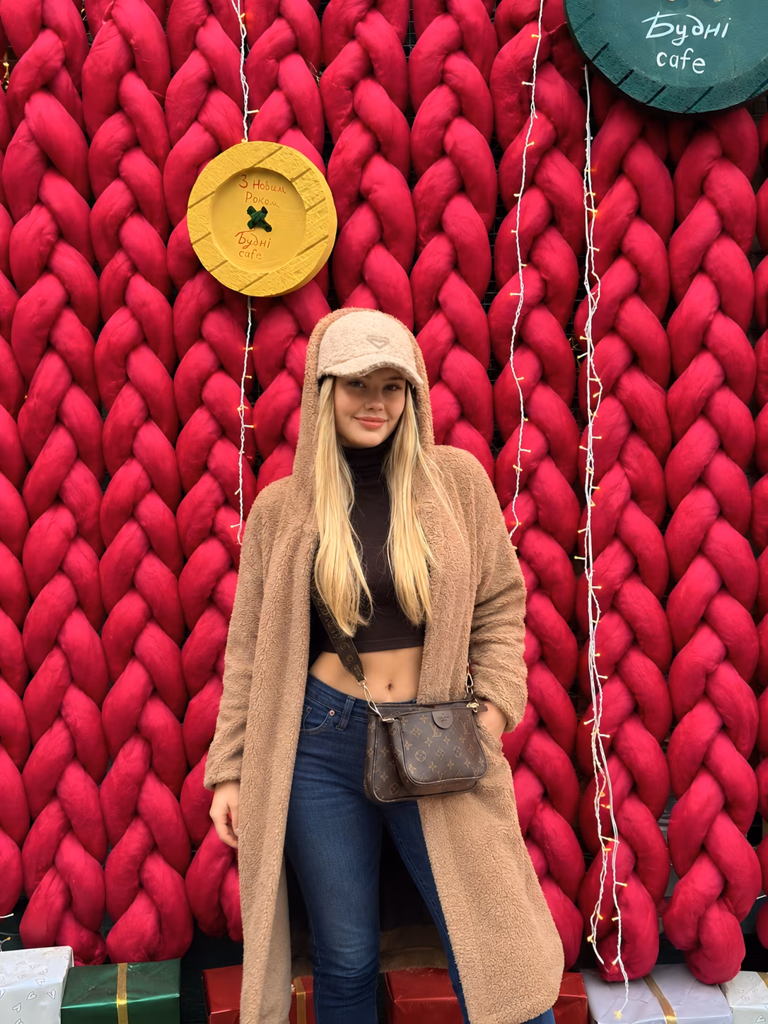 Anita 22 Okhtyrka Ukraine Pretty girl seeking a partner with good intentions