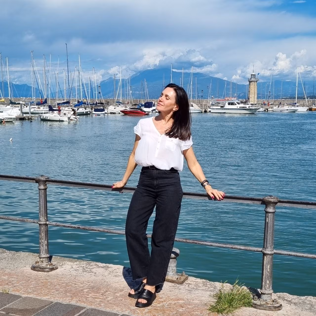 Irina 42 Desenzano del Garda Italy Single attractive girl searching for true love