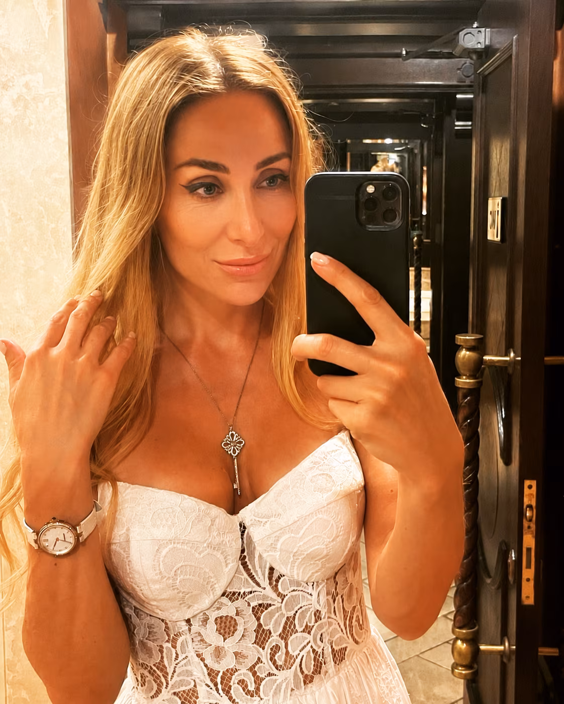 Natalia 47 Madrid Spain Stunning girl looking for a man who makes her smile