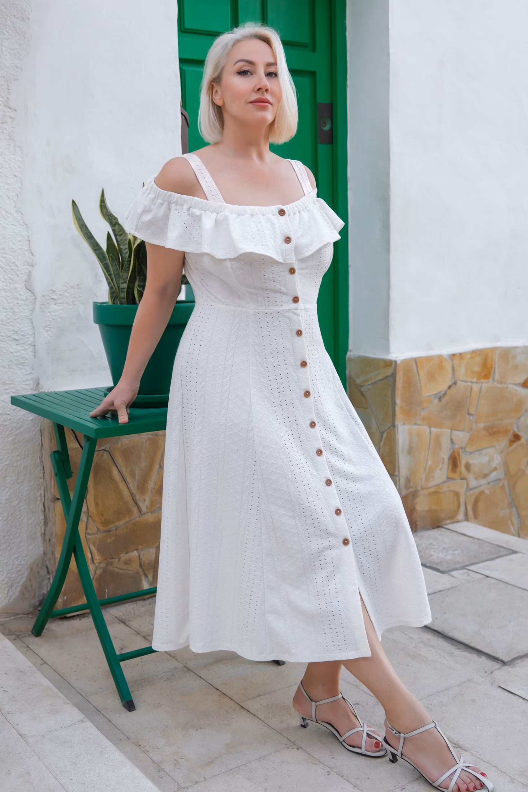 Nina 47 Alicante Spain Stunning lady looking for a man who values her