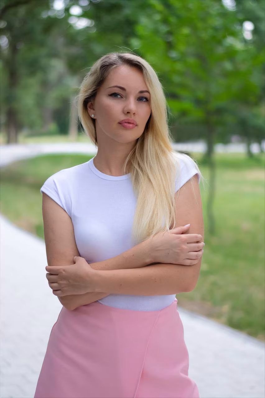 Olga 42 Bucharest Romania Attractive lady seeking a trustworthy partner