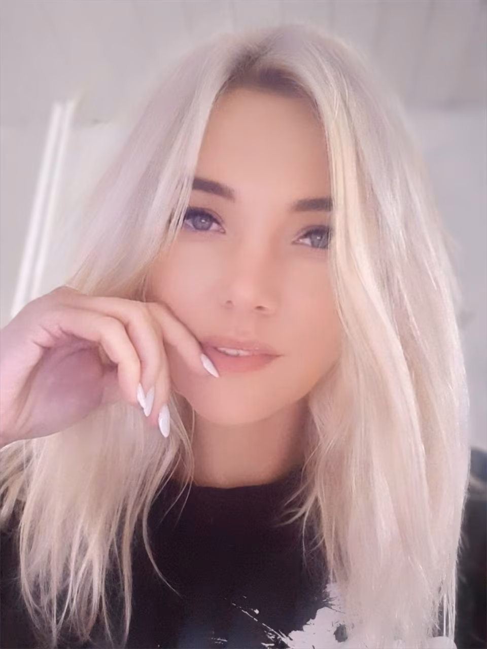 Yuliia 47 Berlin Germany Beautiful girl wanting to start a new chapter