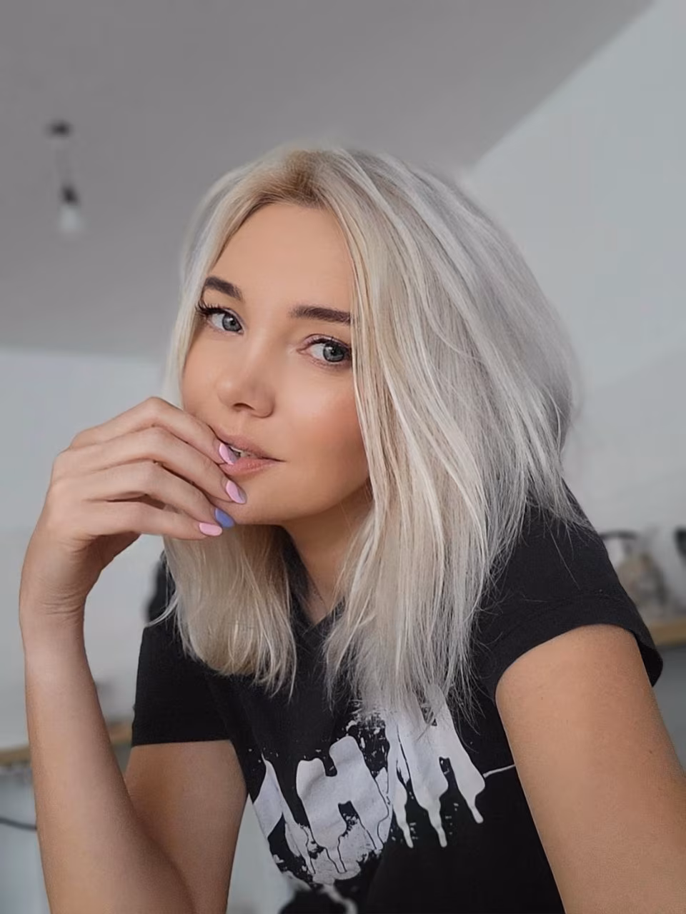 Yuliia 47 Berlin Germany Beautiful girl wanting to start a new chapter