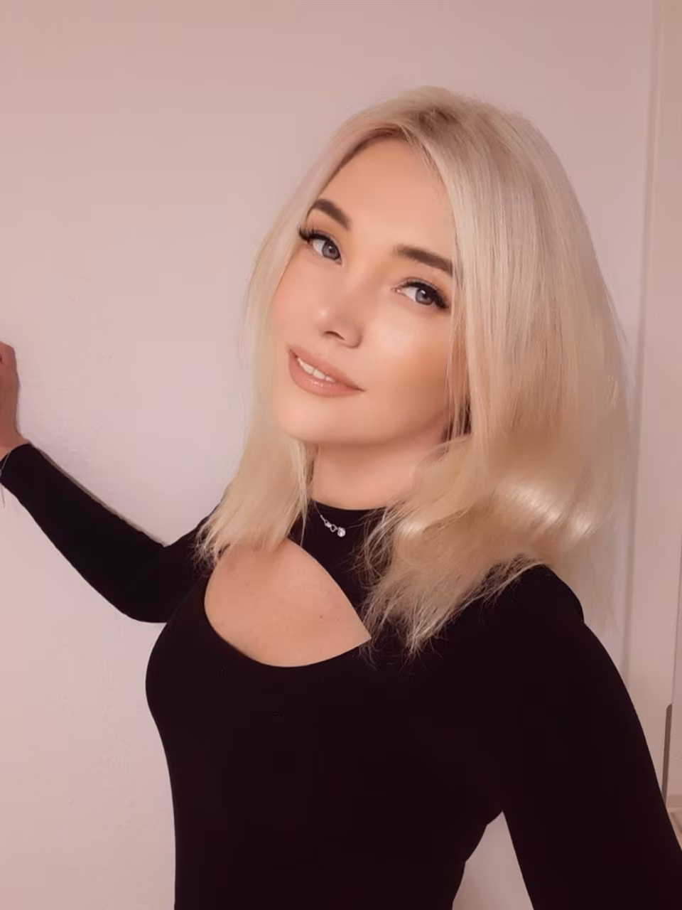 Yuliia 47 Berlin Germany Beautiful girl wanting to start a new chapter