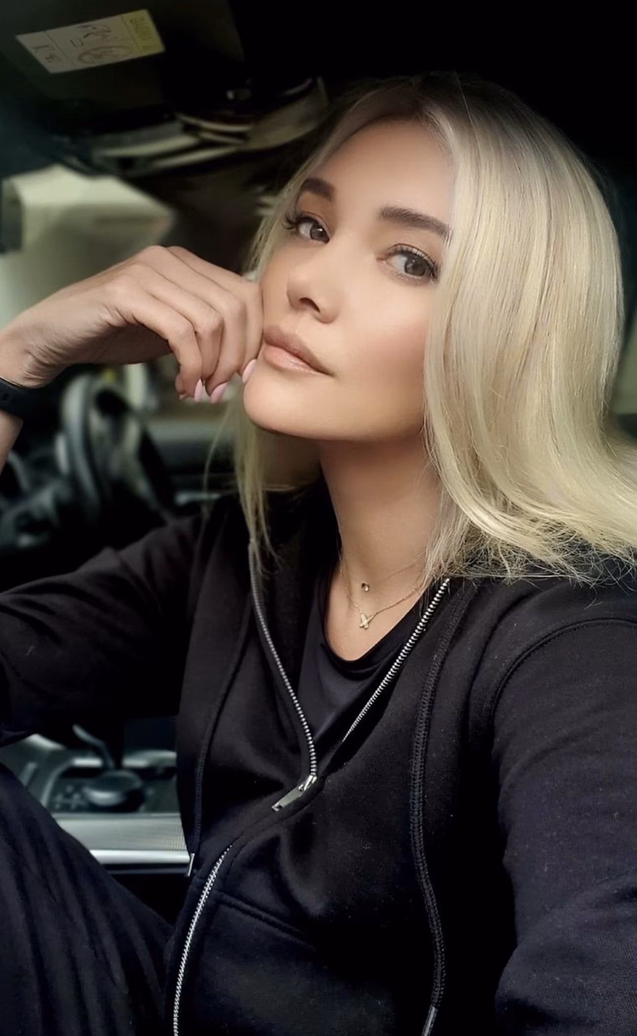 Yuliia 47 Berlin Germany Beautiful girl wanting to start a new chapter