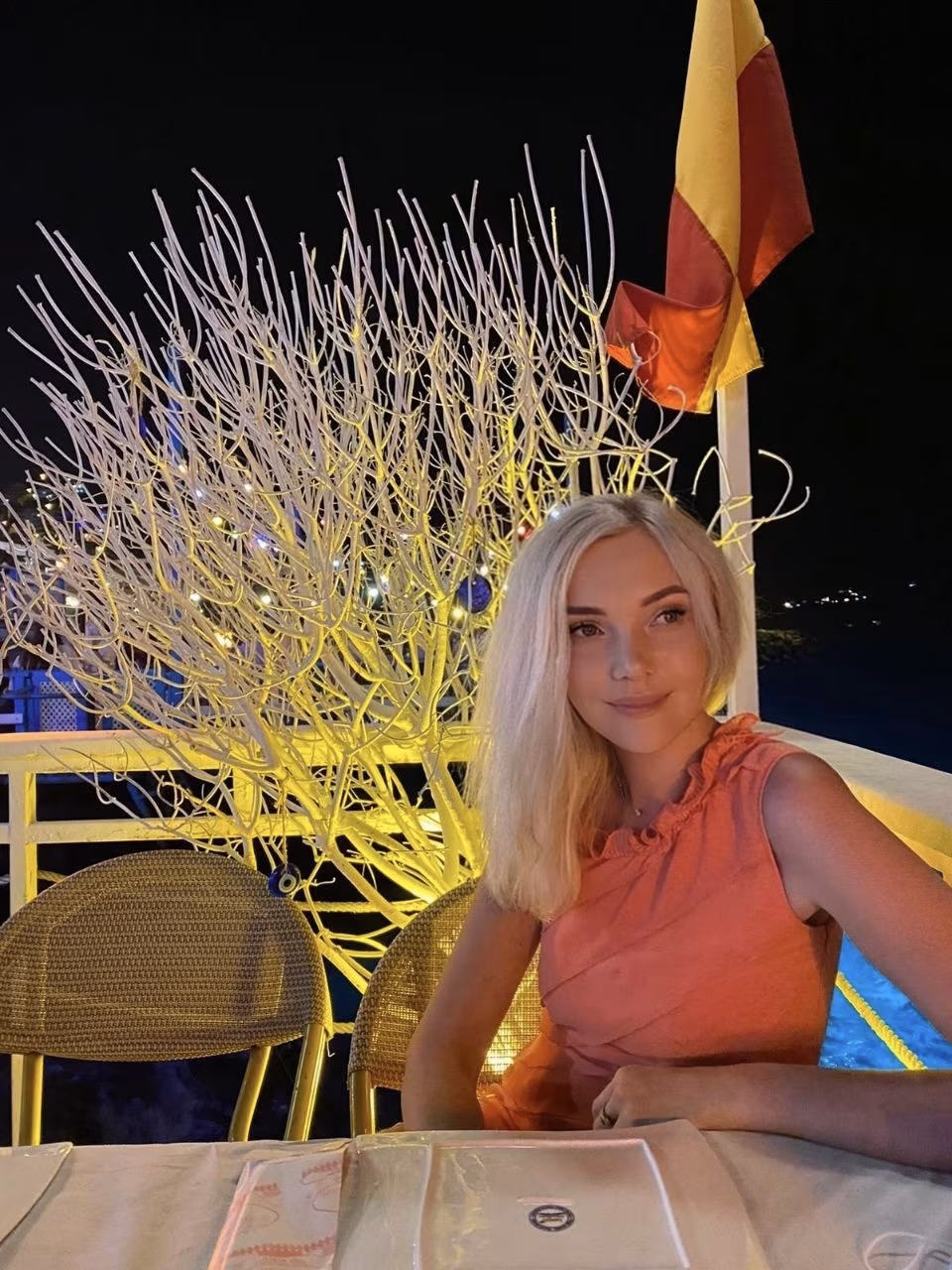 Yuliia 47 Berlin Germany Beautiful girl wanting to start a new chapter
