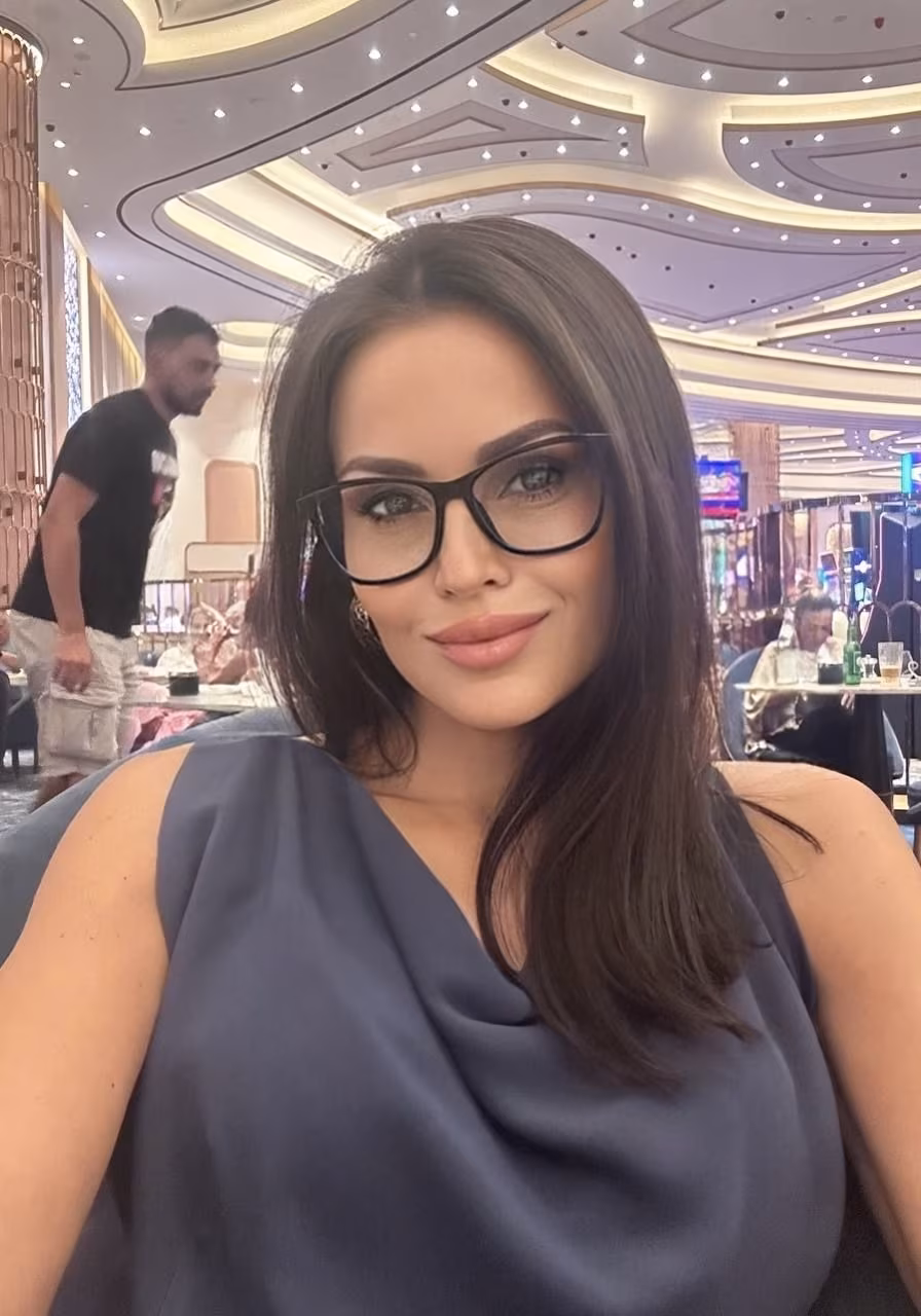 Olena 43 Cyprus/New York Cyprus Beautiful woman wanting to meet her soulmate