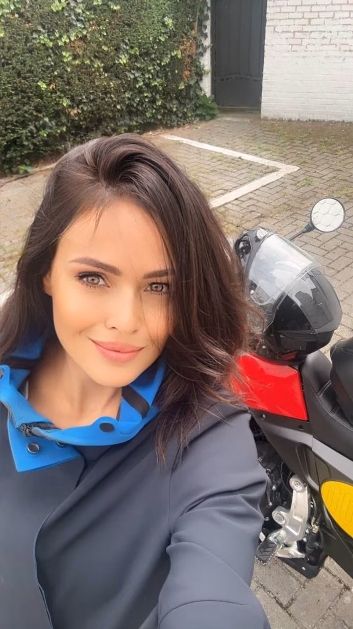 Olena 43 Cyprus/New York Cyprus Beautiful woman wanting to meet her soulmate