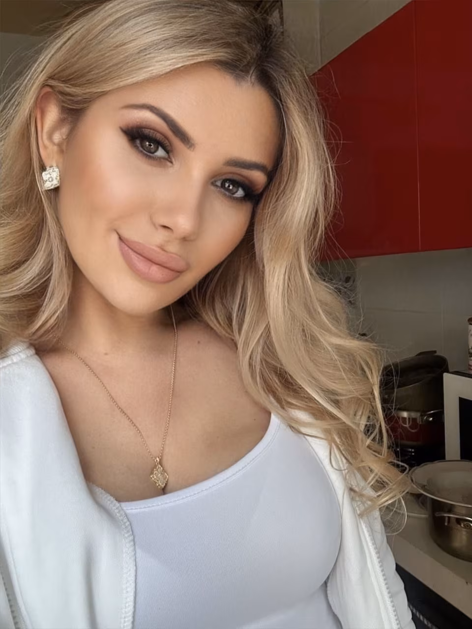 Maryna 36 Beijing/Kyiv China Beautiful woman wanting to meet her soulmate