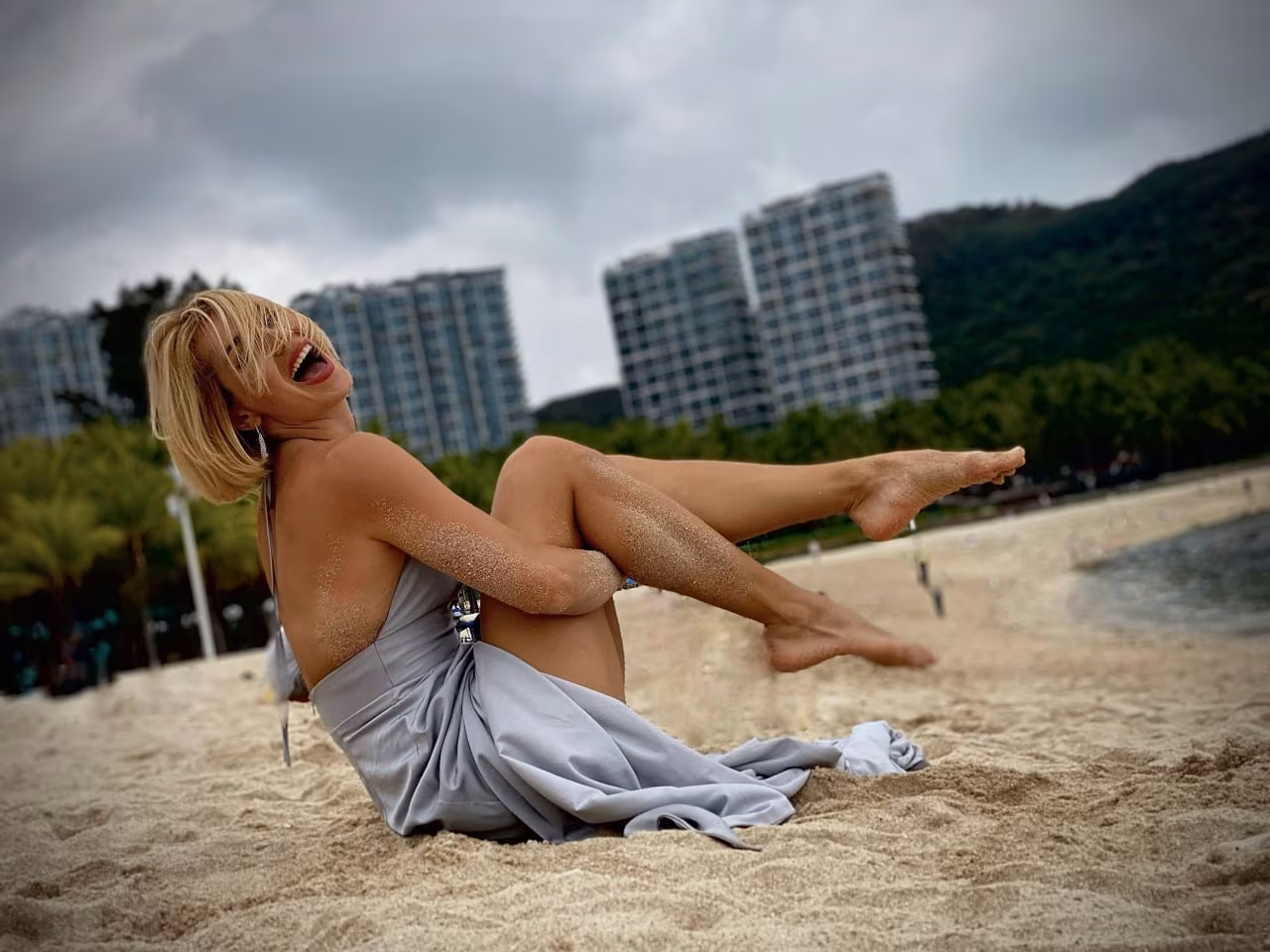 Oksana 35 Kiev Ukraine Charming woman seeking a man who communicates