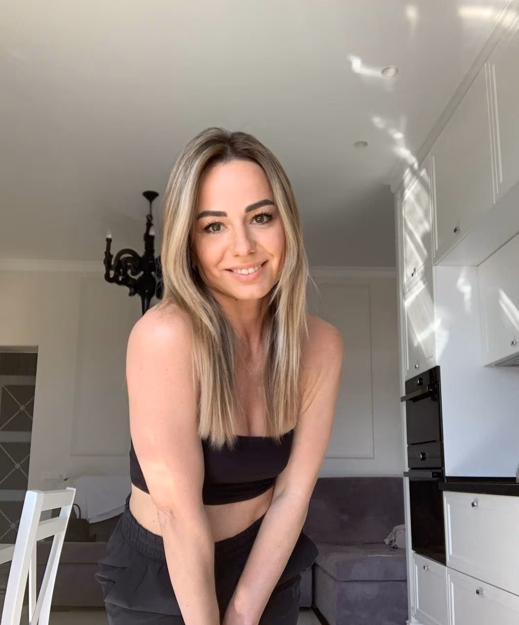 Aliona 45 Odessa Ukraine Graceful girl wanting to be a devoted wife