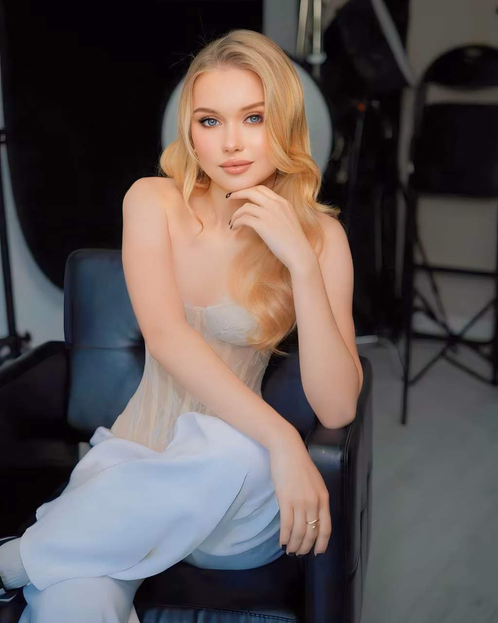 Anastasiia 19 Lutsk Ukraine I am a beautiful lady dreaming of marriage