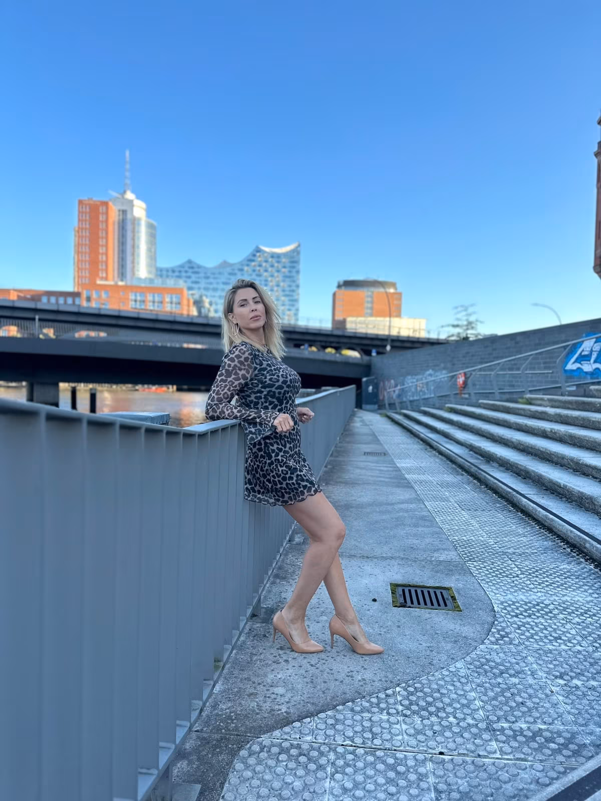 Anna 41 Hamburg Germany I am a graceful lady wanting to be loved forever