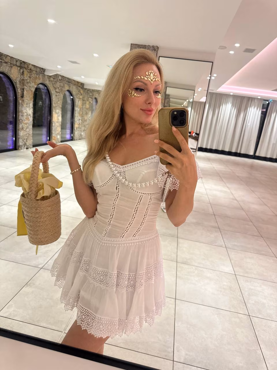 Yulia 40 Cannes France Pretty lady ready to become someone s wife