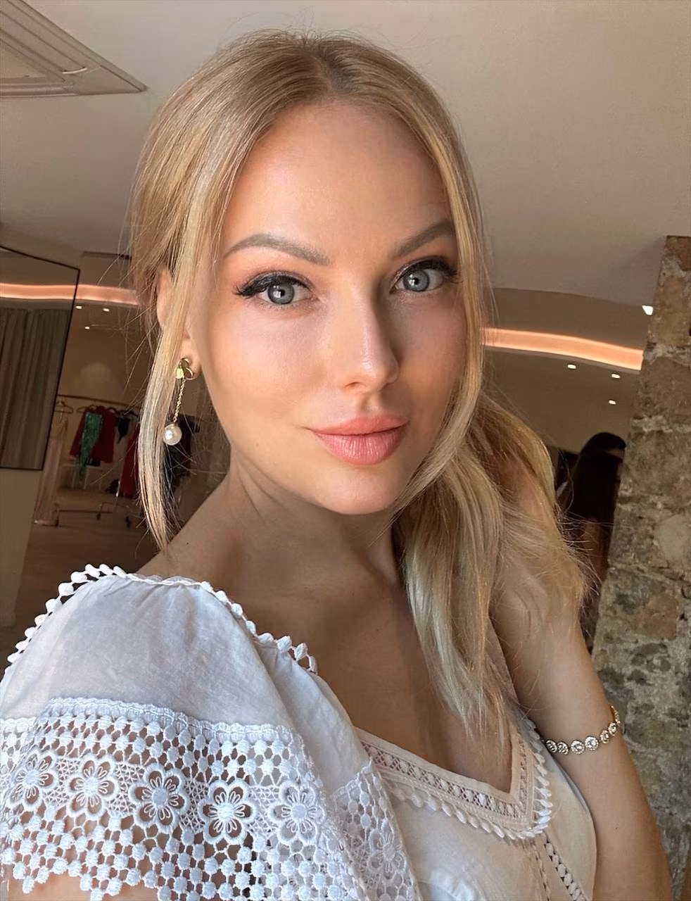 Yulia 40 Cannes France Pretty lady ready to become someone s wife