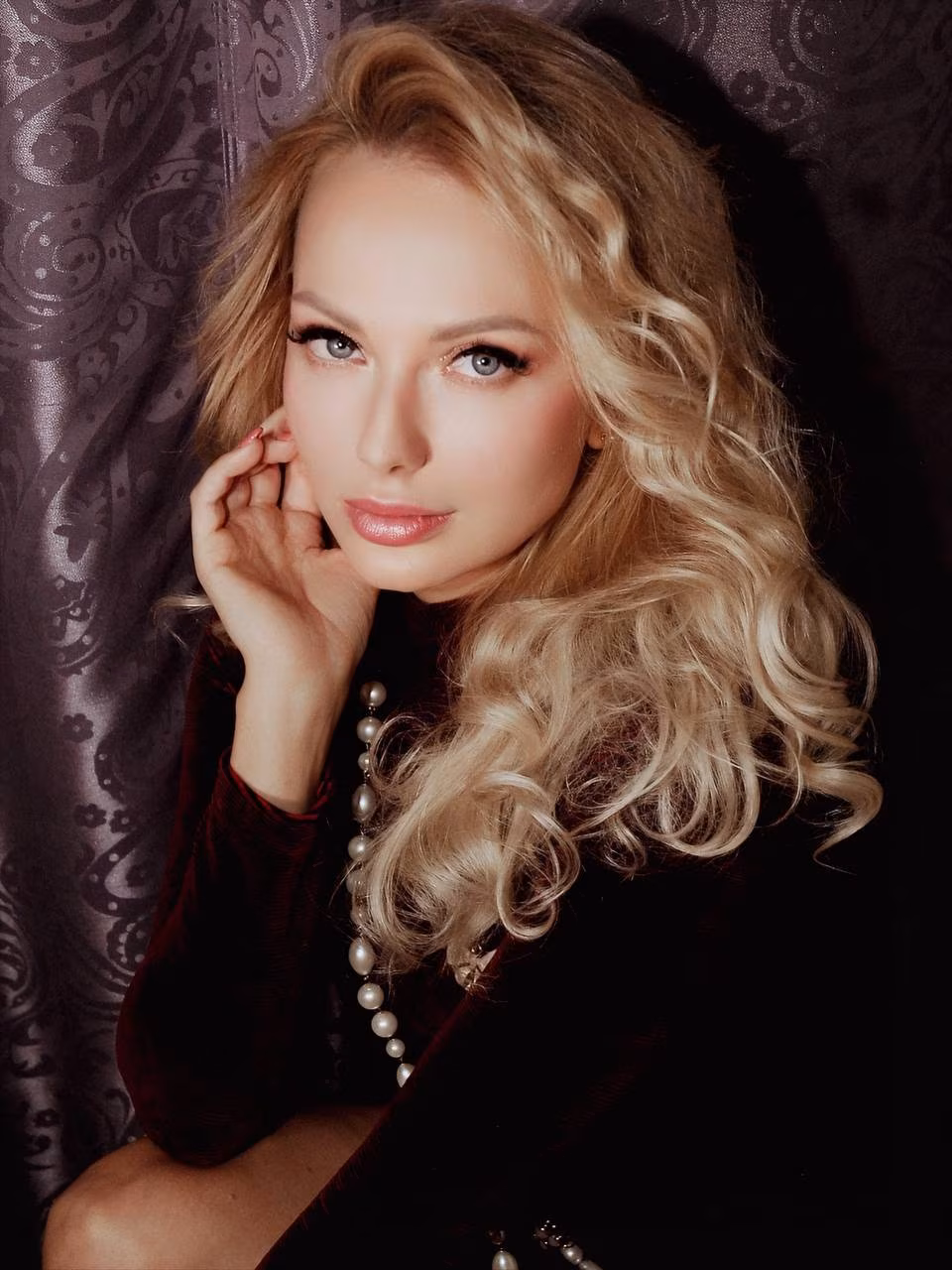 Yulia 40 Cannes France Pretty lady ready to become someone s wife