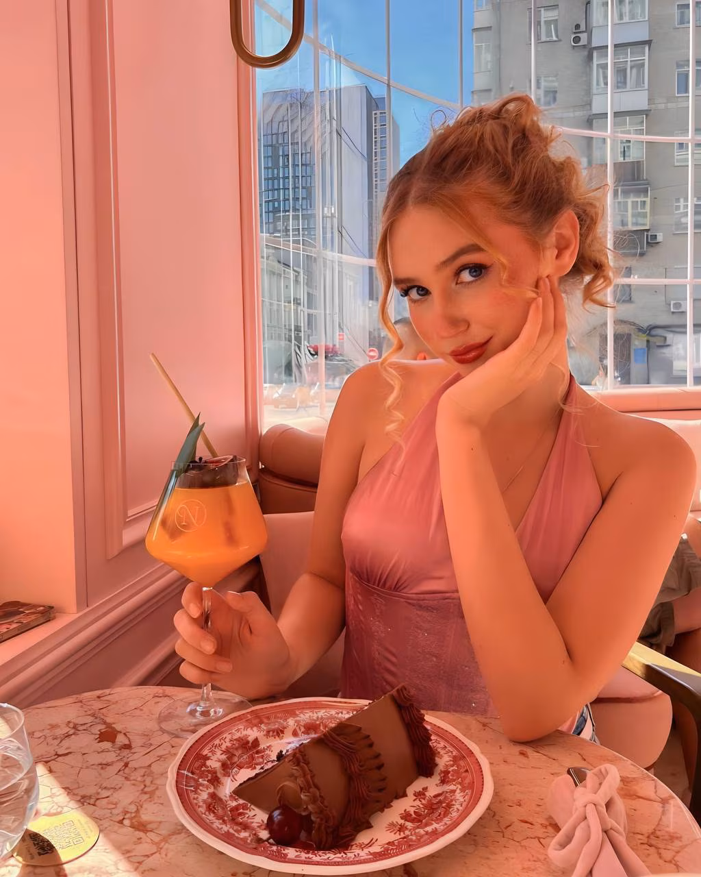 Alisa 18 Kiev Ukraine Beautiful lady wanting to find her other half