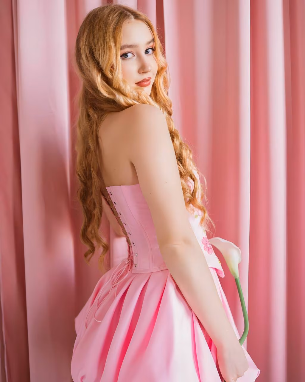 Alisa 18 Kiev Ukraine Beautiful lady wanting to find her other half