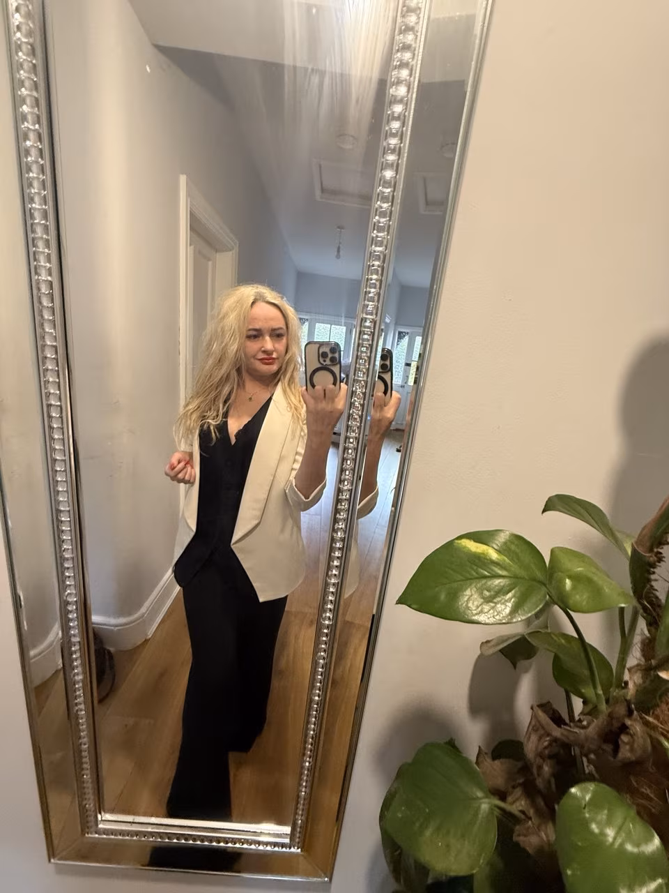 Iryna 40 Tullamore Ireland Charming woman seeking a man who communicates