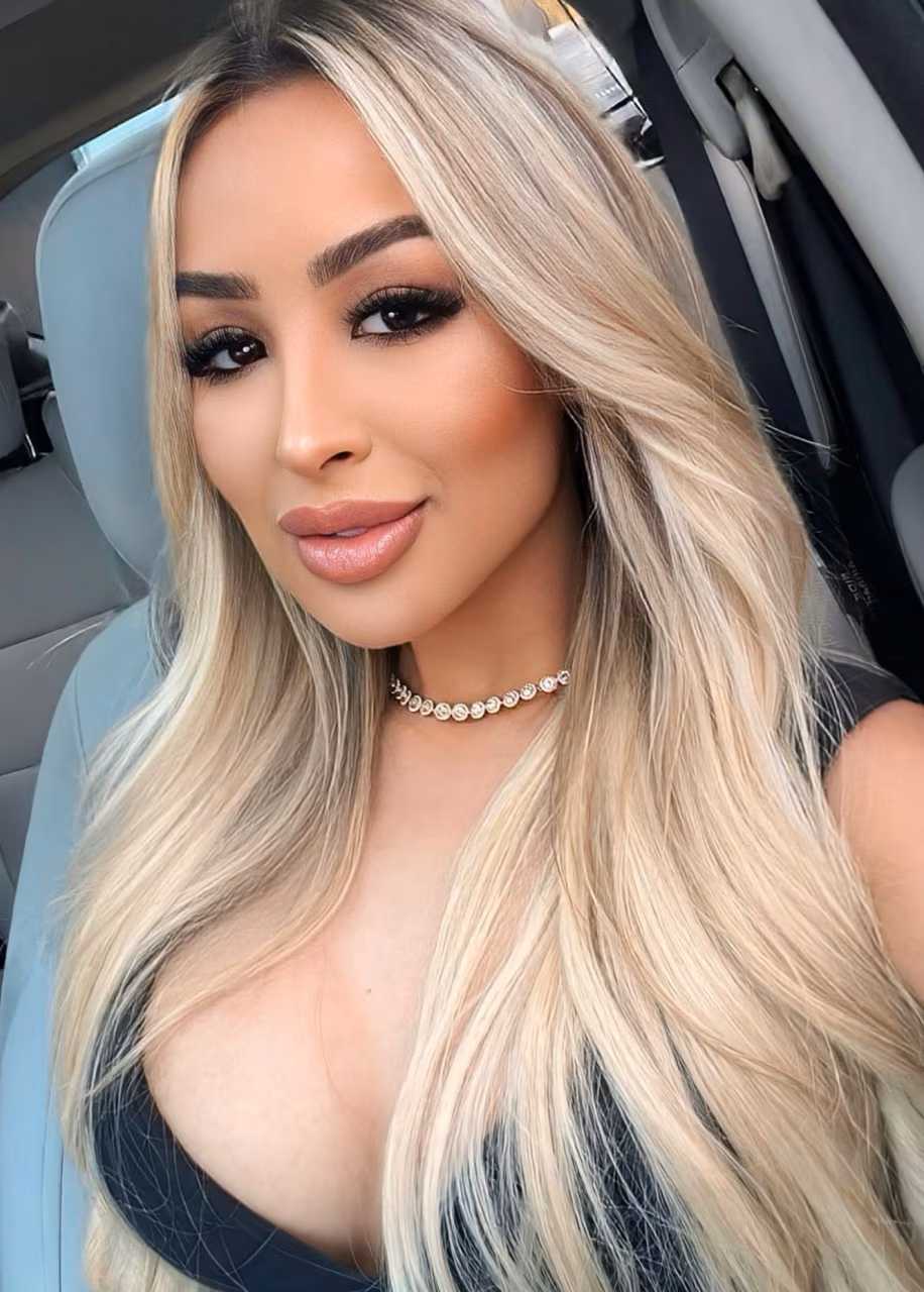 Paola 26 Curitiba Brazil Good-looking woman looking for a life companion