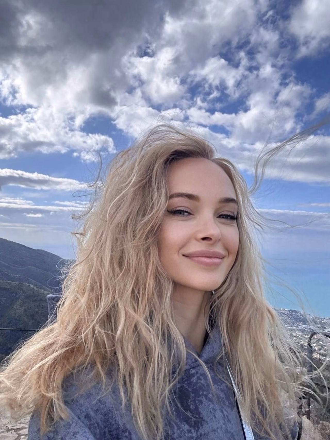 Olena 42 Benalmadena Spain Graceful girl wanting to be a devoted wife
