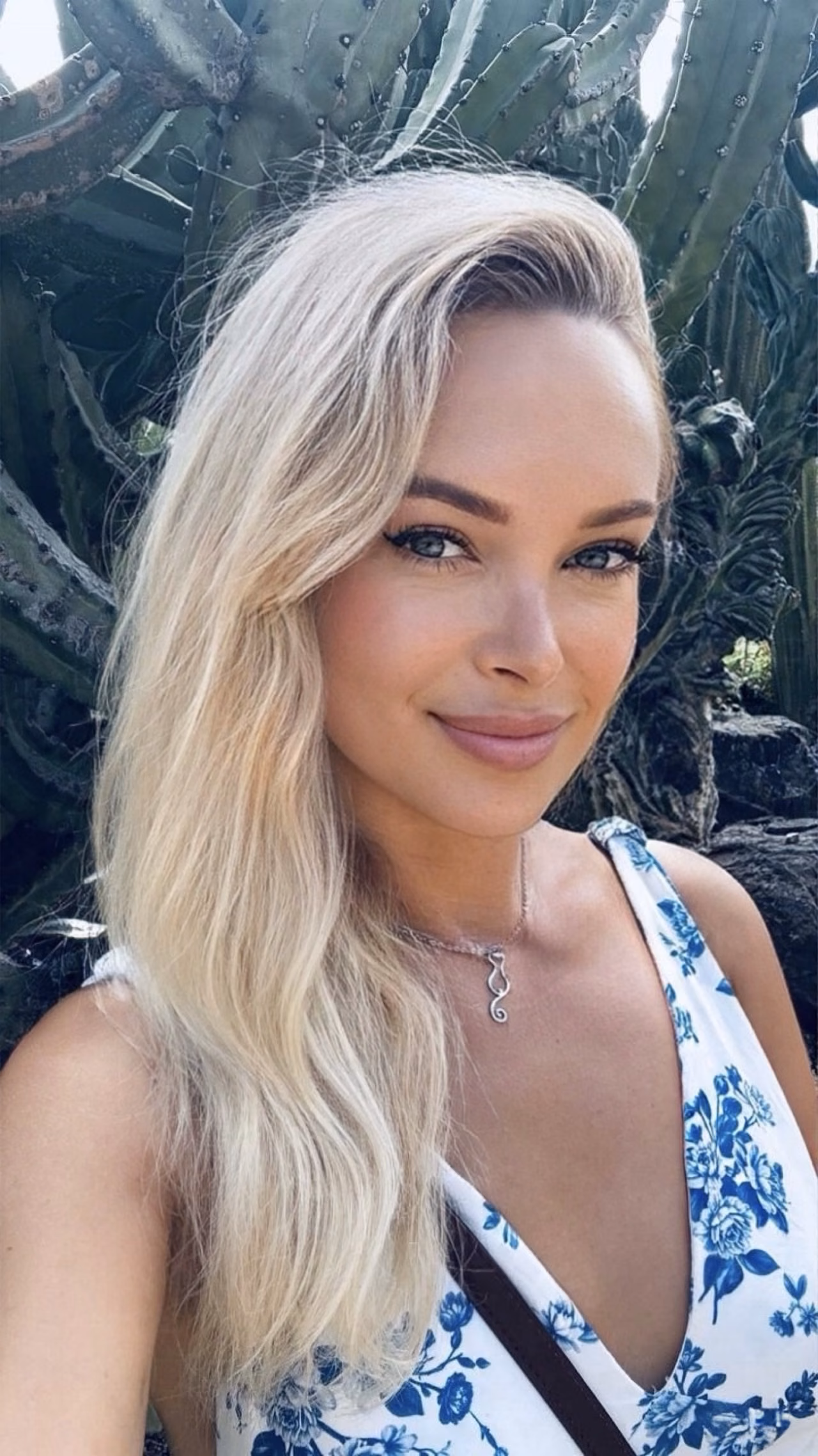 Olena 42 Benalmadena Spain Graceful girl wanting to be a devoted wife