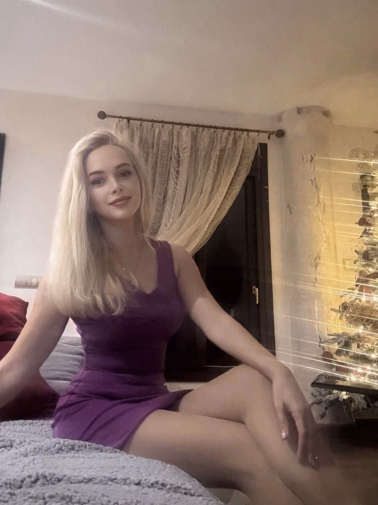 Olena 42 Benalmadena Spain Graceful girl wanting to be a devoted wife