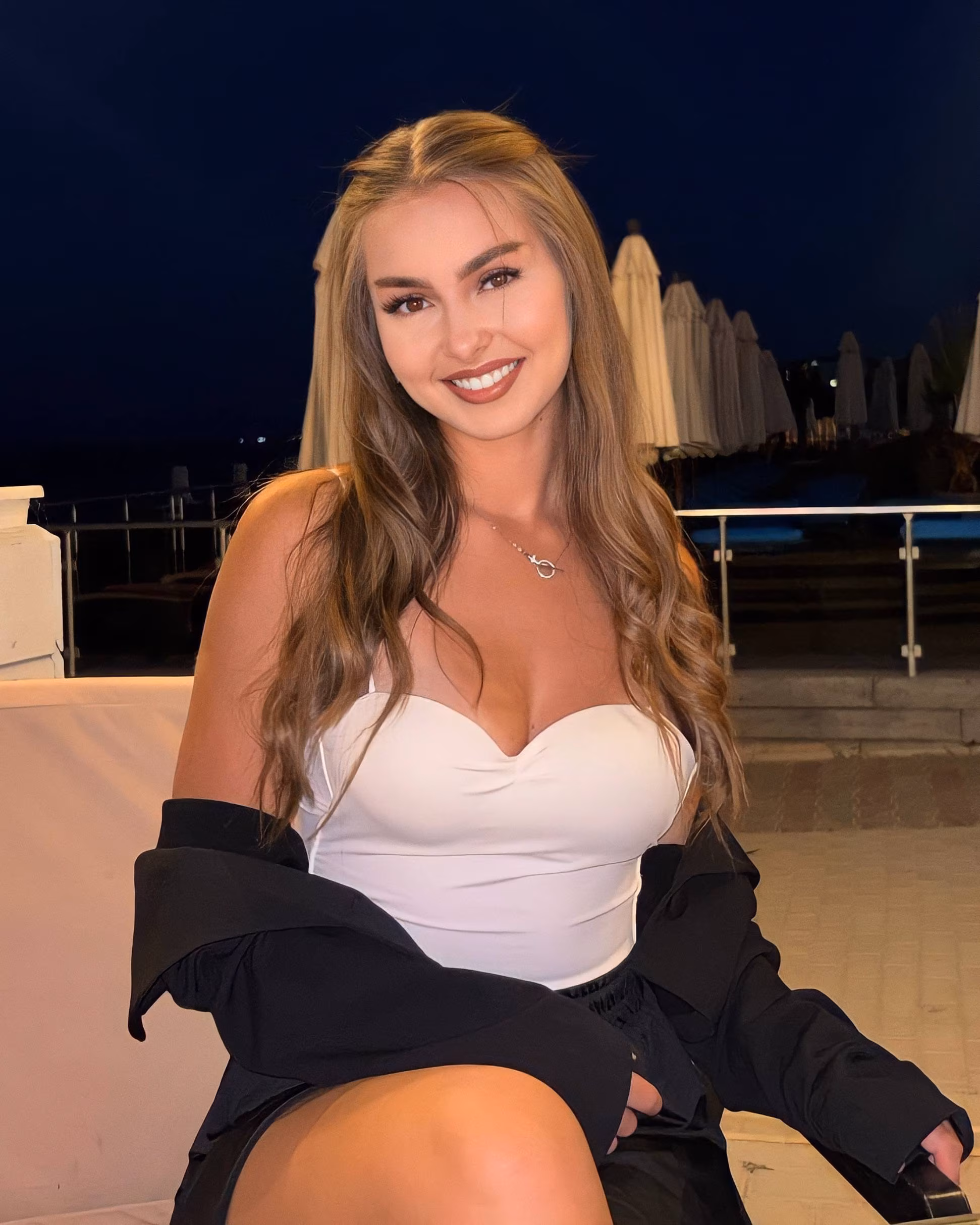 Viktoriia 19 Cherkasy Ukraine Graceful lady looking for a man who is honest