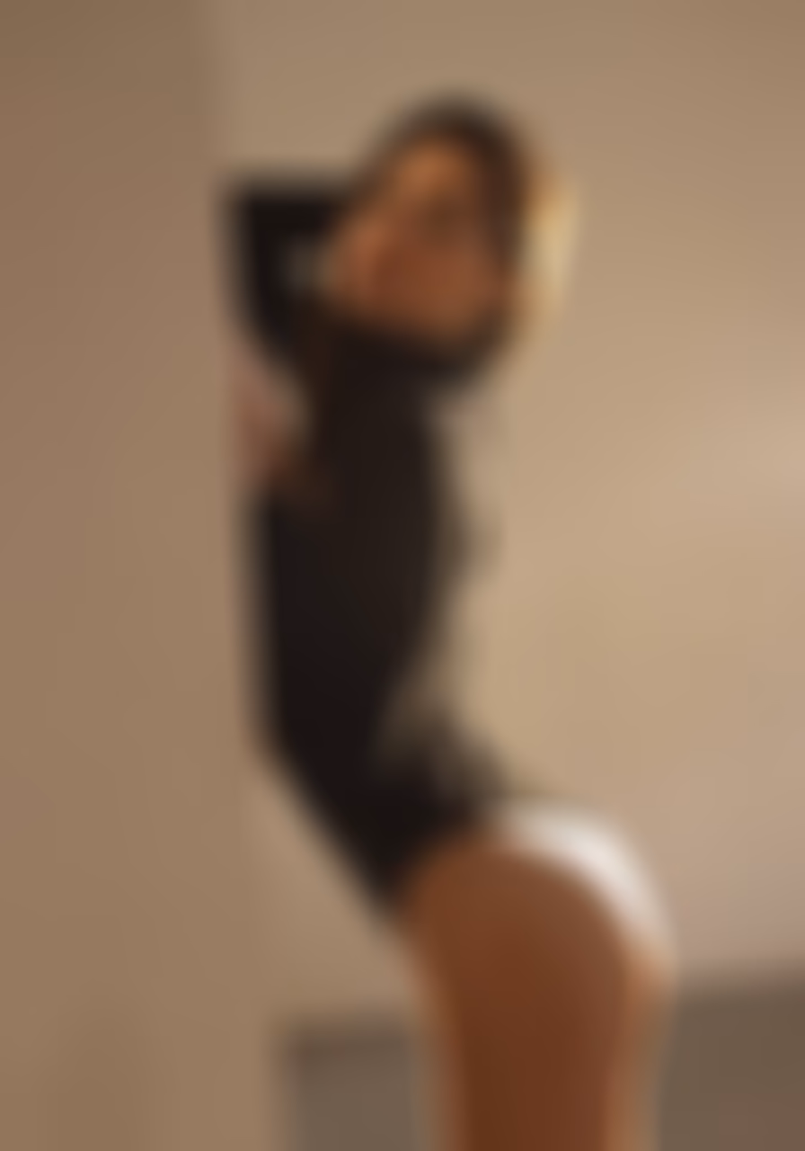 Olena 23 Kryvyi Rih Ukraine Graceful woman ready to walk life s path together