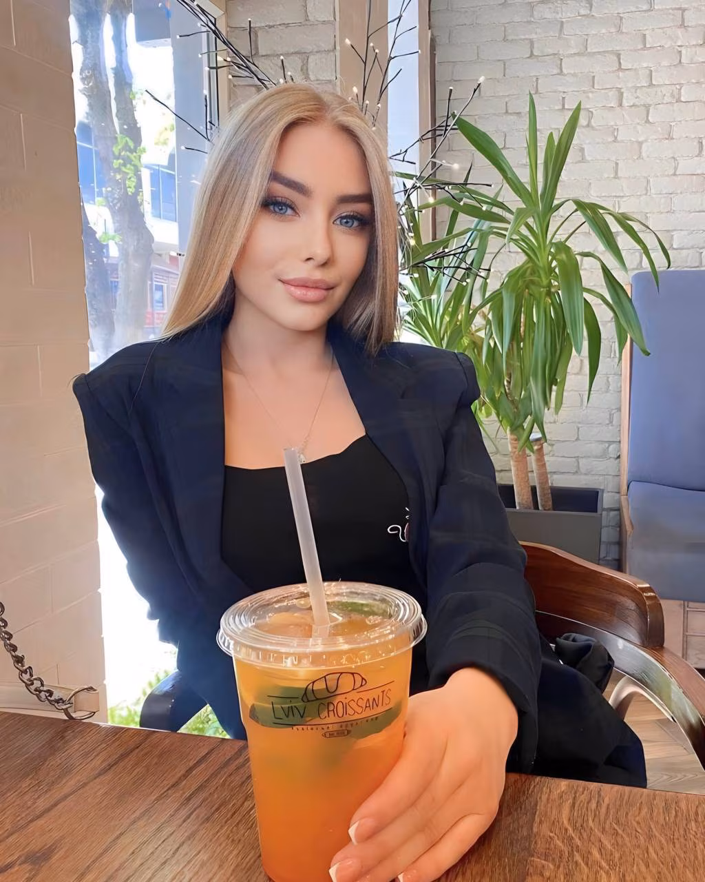 Olha 22 Kyiv Ukraine I am a beautiful woman seeking a soulmate