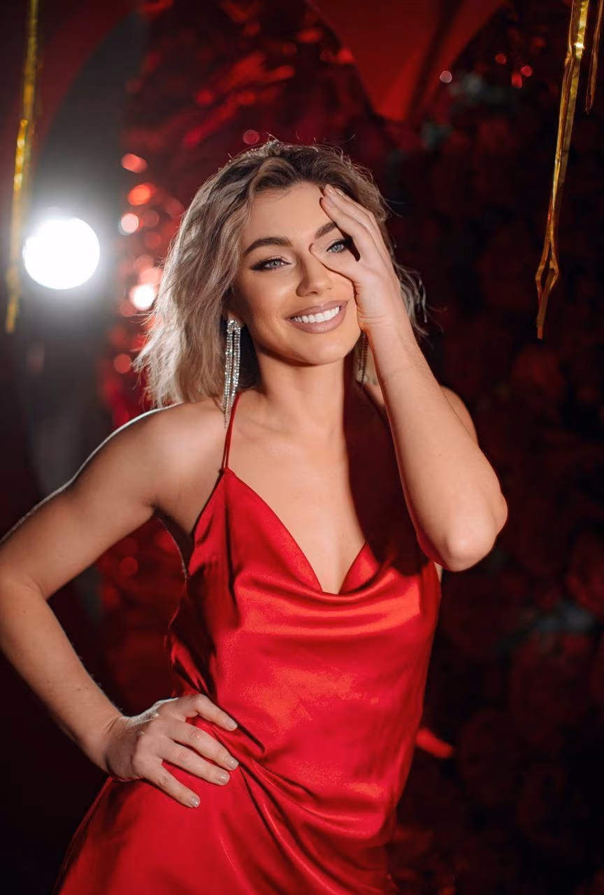 Alena 36 Kharkiv Ukraine I am a graceful girl ready to share my life