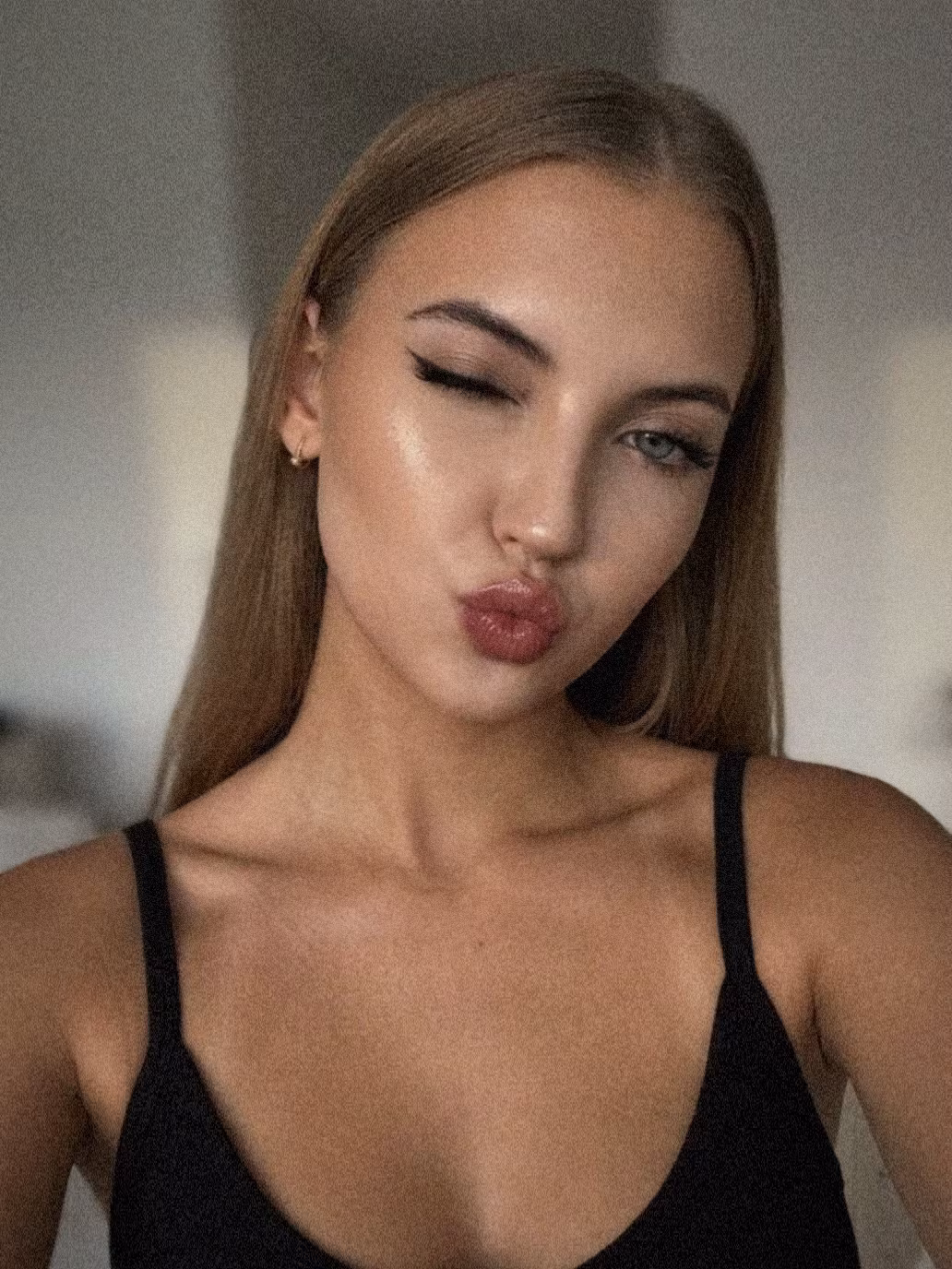 Vladyslava 20 Kiev Ukraine Nice-looking girl ready to find her happy ending