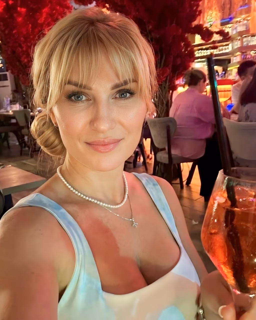 Irina 44 Prague Czech Republic Pretty girl ready to find her soulmate
