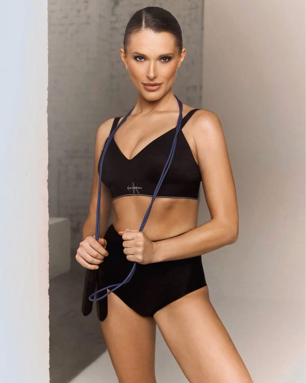 Viktoria 34 Milano Italy Stunning girl looking for a man who is sincere