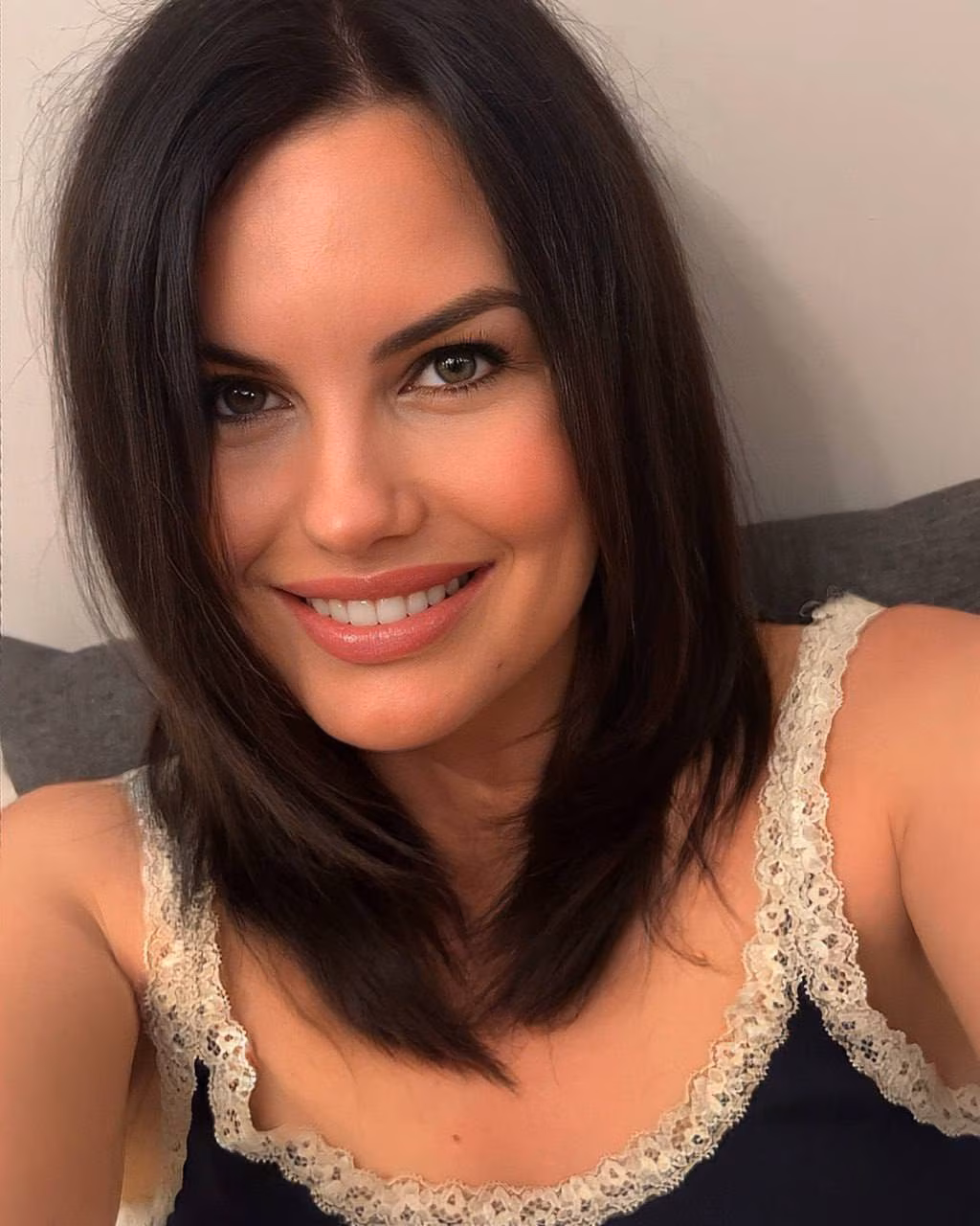 Anastasia 36 Bydgoszcz Poland Stunning girl looking for a man who makes her smile